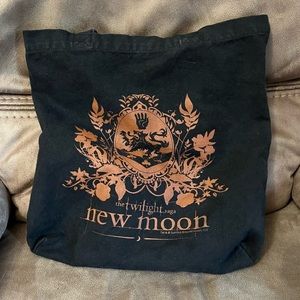 New Moon. - medium - brown, black